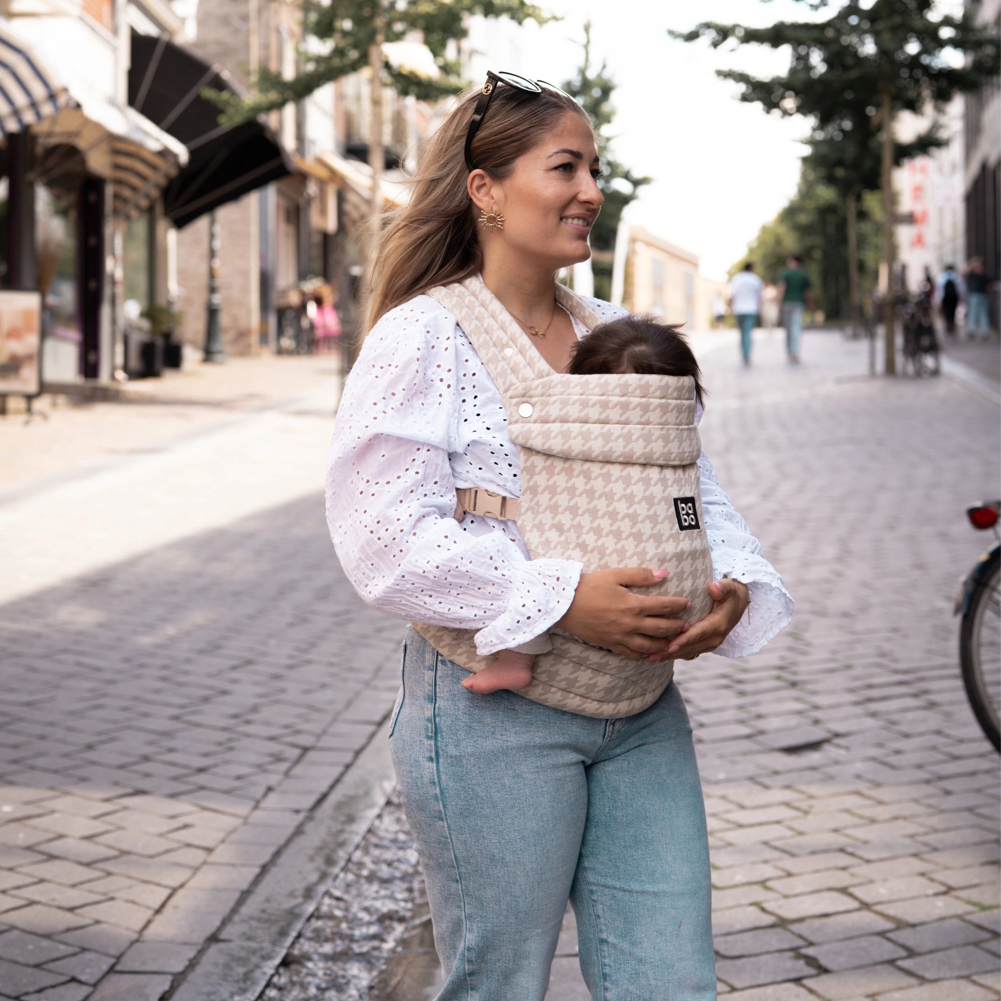 The Bonding Carrier - Beige Houndstooth - Baby Bondé